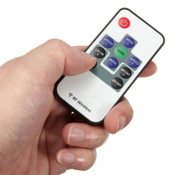 Mini Controller pentru Bandă LED 12V, 72W, 6A cu Telecomandă RF 10 Taste – Control Simplu pentru Iluminat Interior sau Exterior