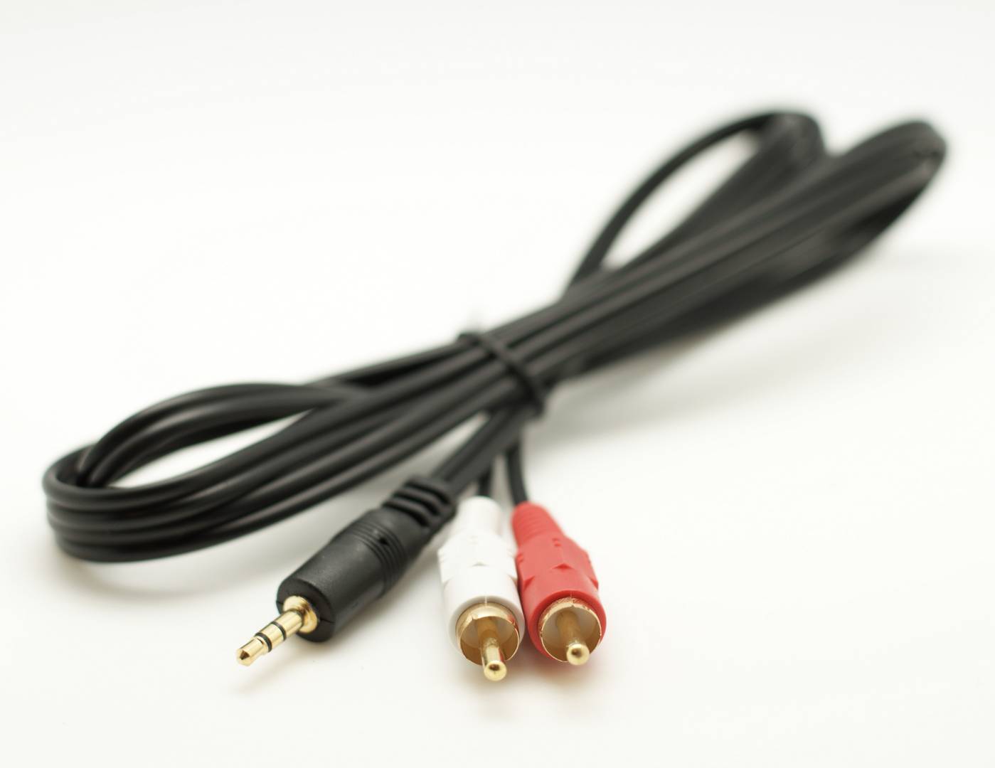 cablu jac 3,5 stereo tata -2 rca tata lungime 1,5m