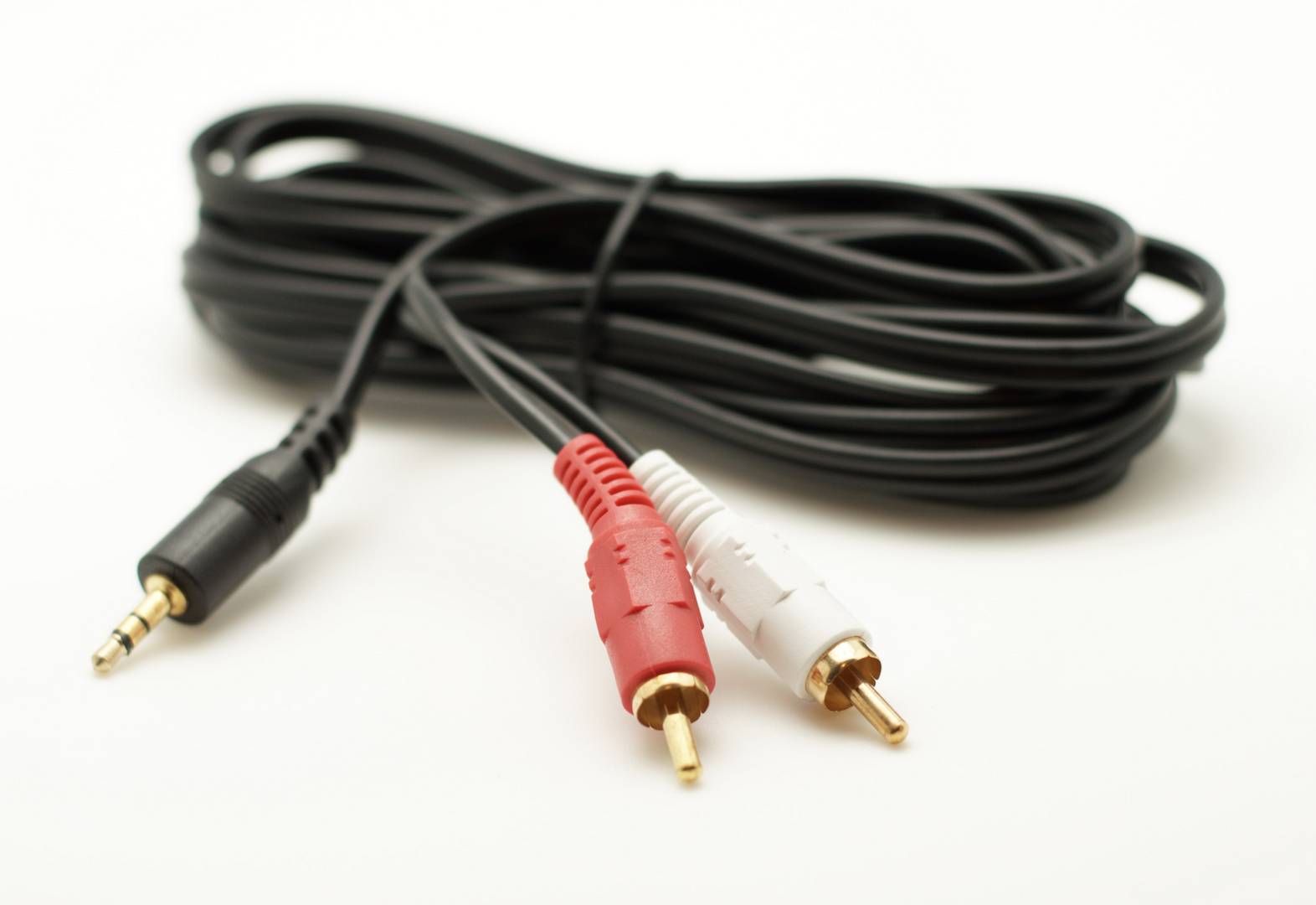 cablu jac 3,5 stereo tata -2 rca tata lungime 5m