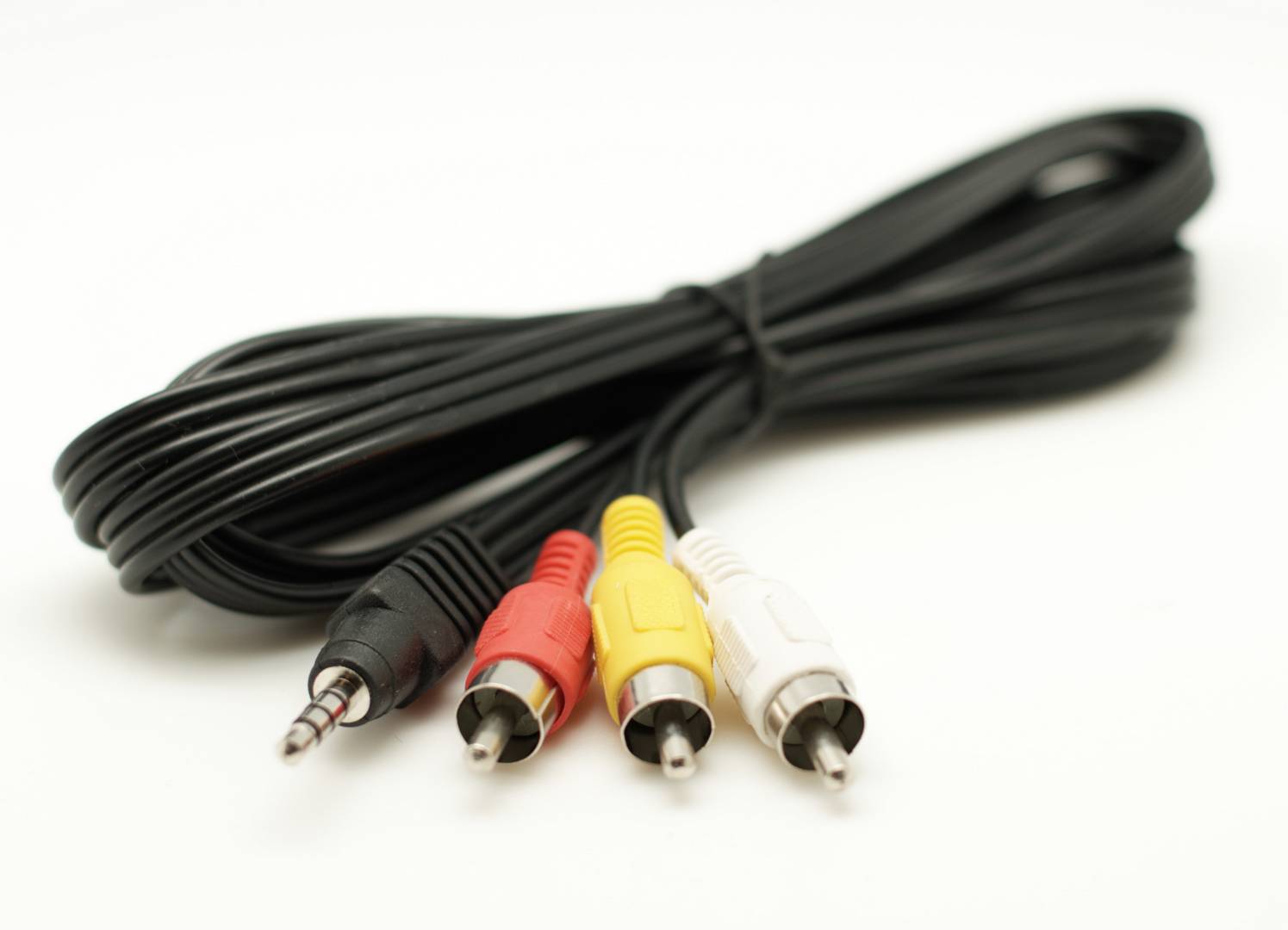 cablu jac 3,5 stereo tata -3 rca tata lungime 1,5m