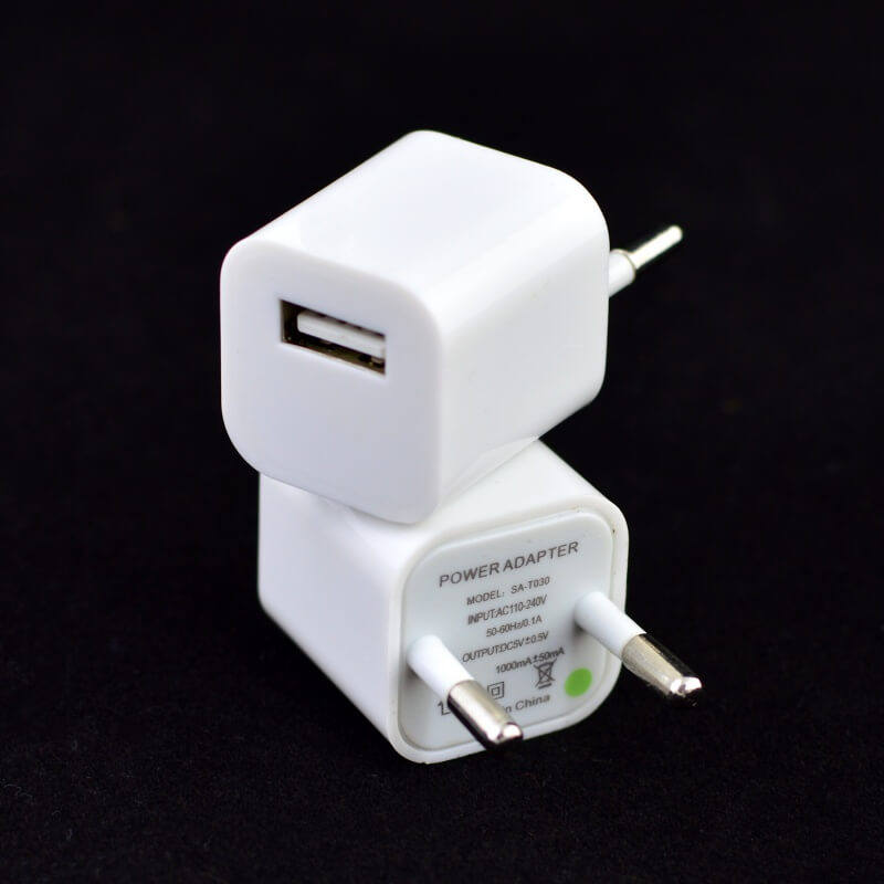 Incarcator tip stecher 220V-USB 5V/0,6A  SA-T030