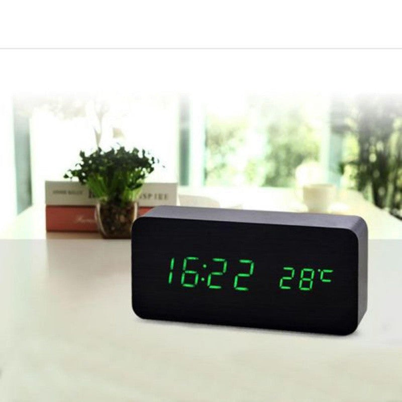 Ceas 1299 Lemn Negru si Led Verde, 15x7x4cm - Frize