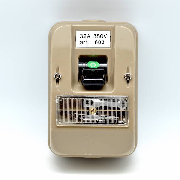 Intrerupator Trifazic 380V-32A - Frize
